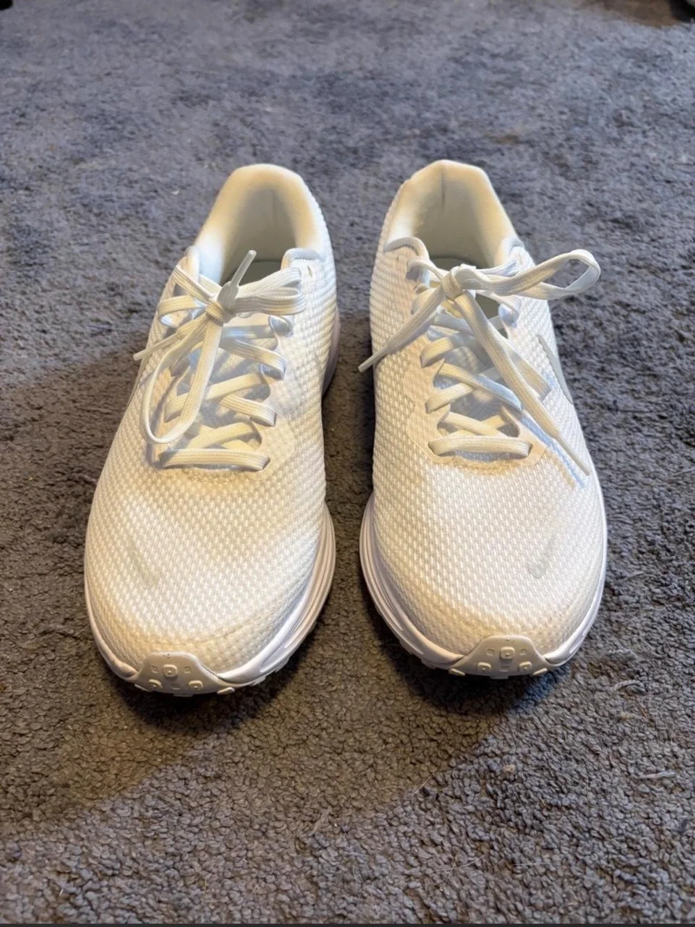 Nike Revolution 8 White Low-Top Mesh Sneakers Size 9